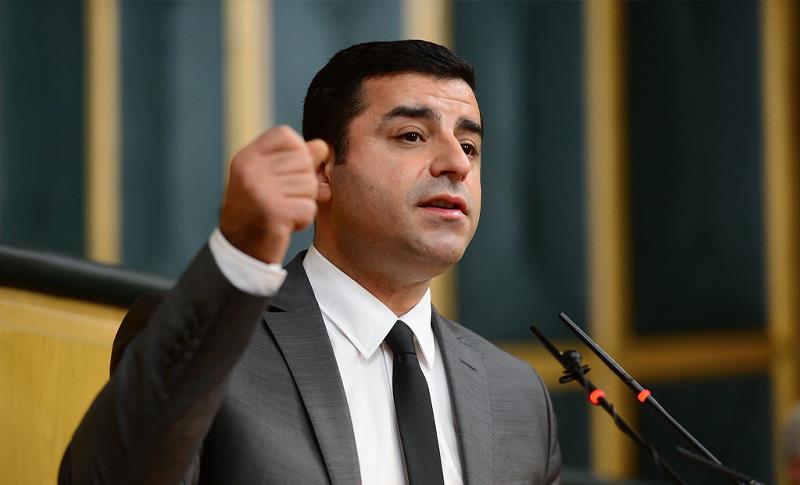 DEMÎRTAŞ: WE HÊJ SÎLE NEDÎTÎYE, LI BENDA SINDOQAN BIN, EM Ê NÎŞANÊ WE BIDIN!