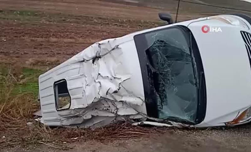 MÎNÎBUSA TURÎSTÊN ÎRANÎ TÊ BÛN QEZA KIR: 12 BIRÎNDAR