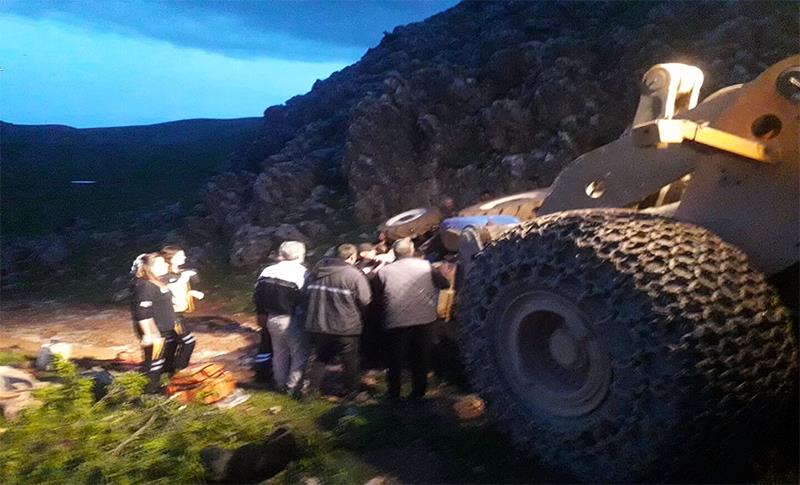 LI ÇINGÛŞÊ TRAKTOR QELIBÎ! DAYIK MIR, KURÊ WÊ GIRAN BIRÎNDAR BÛ