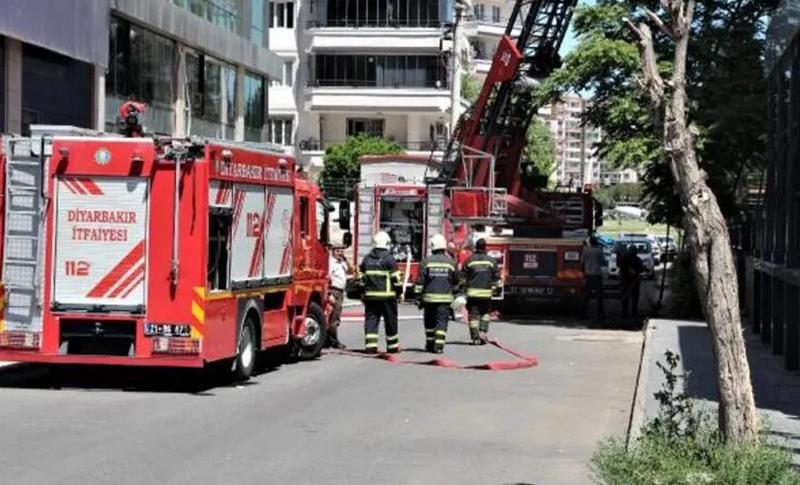 KAYAPINAR’DA 13 KATLI OTELDE ÇIKAN YANGIN SÖNDÜRÜLDÜ