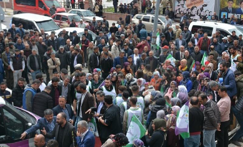 İZMİR’DE YSP BÜRO AÇILIŞINA KATILAN 12 MÜZİSYEN GÖZALTINA ALINDI