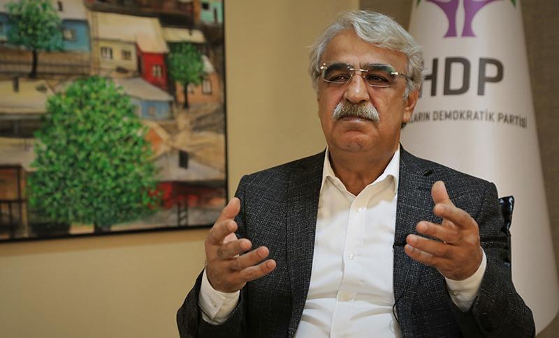 SANCAR: UMUTSUZLUĞA KAPILMA, SANDIK BAŞINA GİT OYUNU KULAN