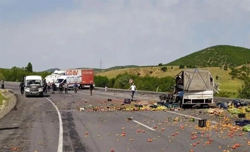 DİYARBAKIR-BİNGÖL KARAYOLUNDA KAZA! 1 ÖLÜ, 1 YARALI