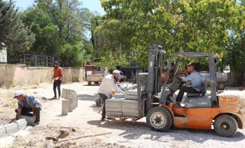 LI ERXENÎYÊ DI QADEKE 1800 ÇARMETIR DE DEST BI ÇÊKIRINA SÛKA GUND HAT KIRIN