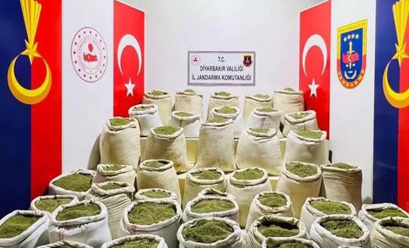 DİYARBAKIR’DA 3 TON 452 KİLO UYUŞTURUCU YAKALANDI!