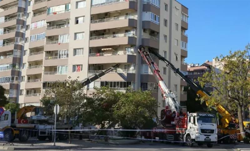 YIKIMLAR NEDENİYLE AKSAYAN ULAŞIMA HALK ÇÖZÜM İSTİYOR