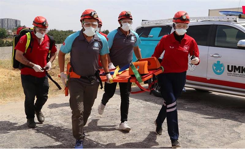 DİYARBAKIR’DA DEPREM EĞİTİMİ VE TATBİKATI DÜZENLENDİ