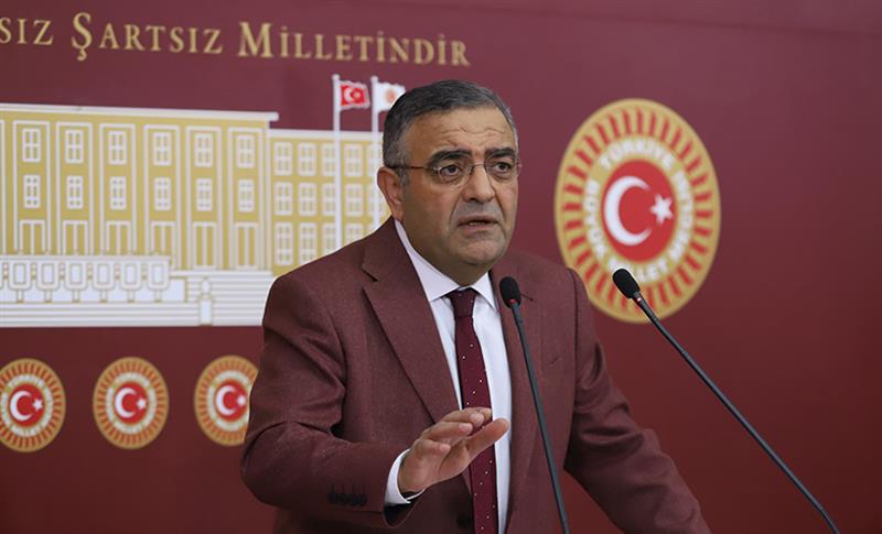 DERBARÊ TANRIKÛLÛ YÊ CHP’YÎ DE DAXWAZA DESTÛRA LÊPIRSÎNÊ