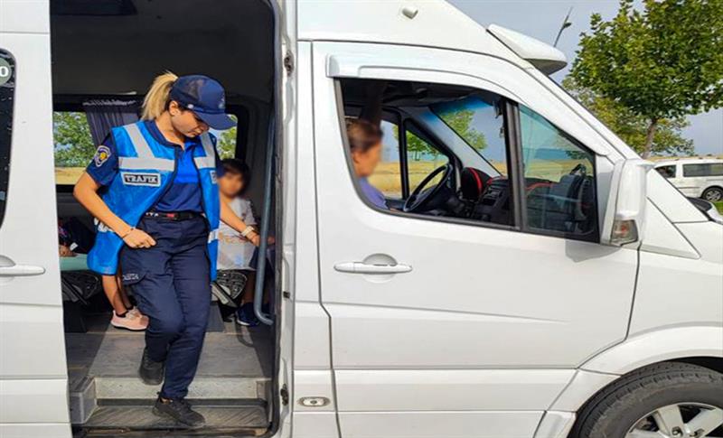 DİYARBAKIR’DA OKUL SERVİS ARAÇLARI DENETLENDİ! ONLARCA ARACA CEZA KESİLDİ