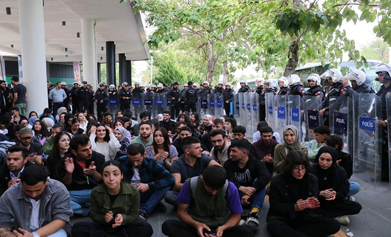 XWEDEKARÊN DÎCLE’YÊ DESTDIRÊJÎYÊ Û MIRINA ERTAŞ PROTESTO KIRIN