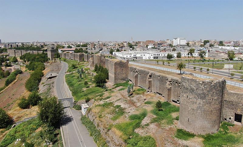 TOKÎ, LI AMEDÊ GELEK OTÊL, KARGEH Û XANÎ DIFROŞE