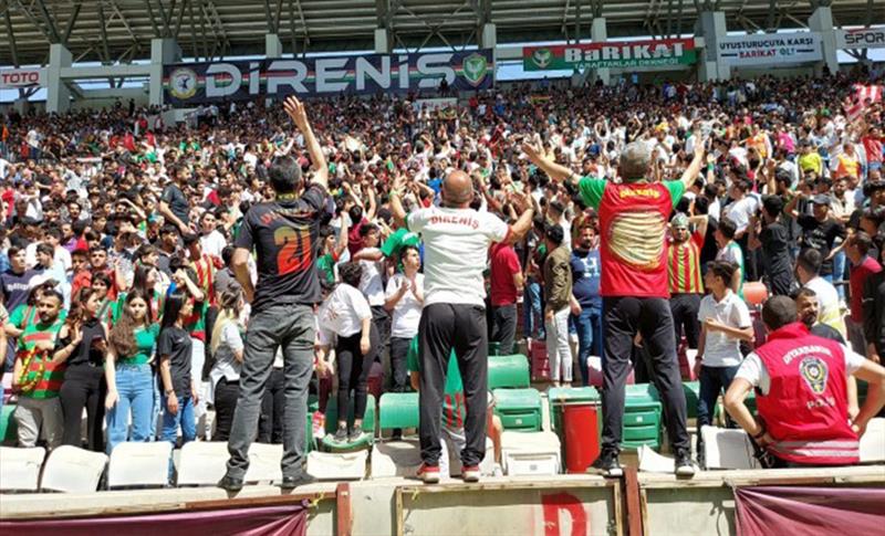 AMEDSPOR TARAFTARLARIYLA BERABER KULÜBÜN GELECEĞİNİ KONUŞACAK