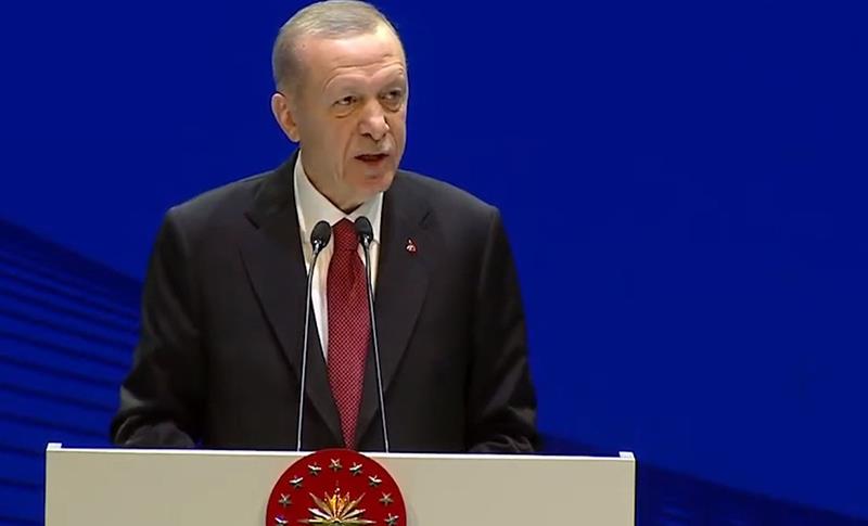 ERDOĞAN’DAN EV SAHİBİNE: SENDE VİCDAN VAR MI?