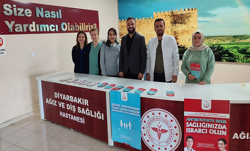 DİYARBAKIR'DA DİŞ HASTANESİNDE EBE PARMAKLARINI KESTİ