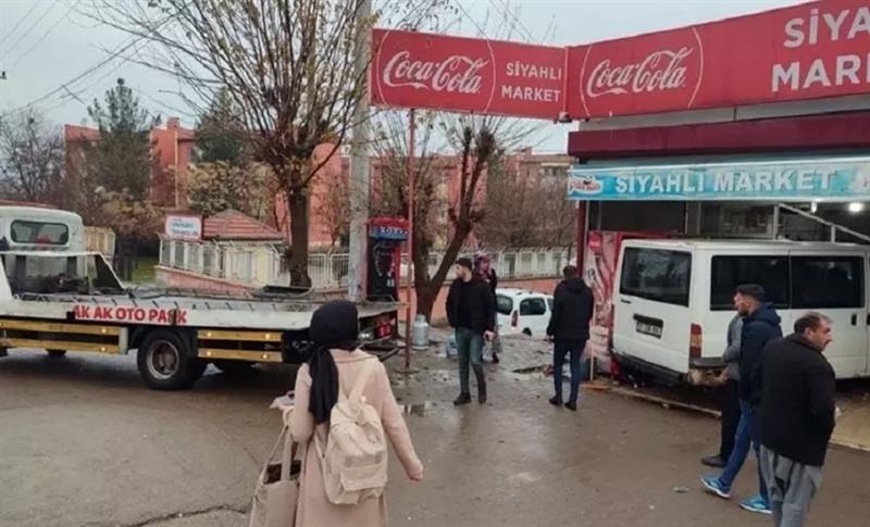 MÎNÎBUS JI KONTROLÊ DERKET Û KET NAV DIKANÊ, 5 BIRÎNDAR