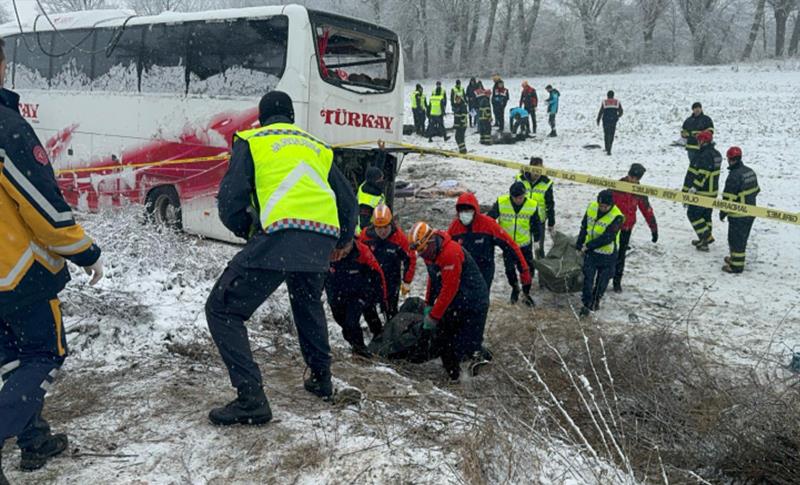 6 KİŞİNİN HAYATINI KAYBETTİĞİ KAZADA ŞOFÖR TUTUKLANDI