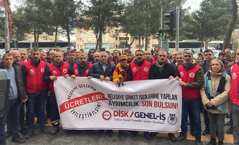 DİYARBAKIR BÜYÜKŞEHİR BELEDİYESİ ÇALIŞANLARI: EMEĞİMİZİN KARŞILIĞI İÇİN SESLENİYORUZ