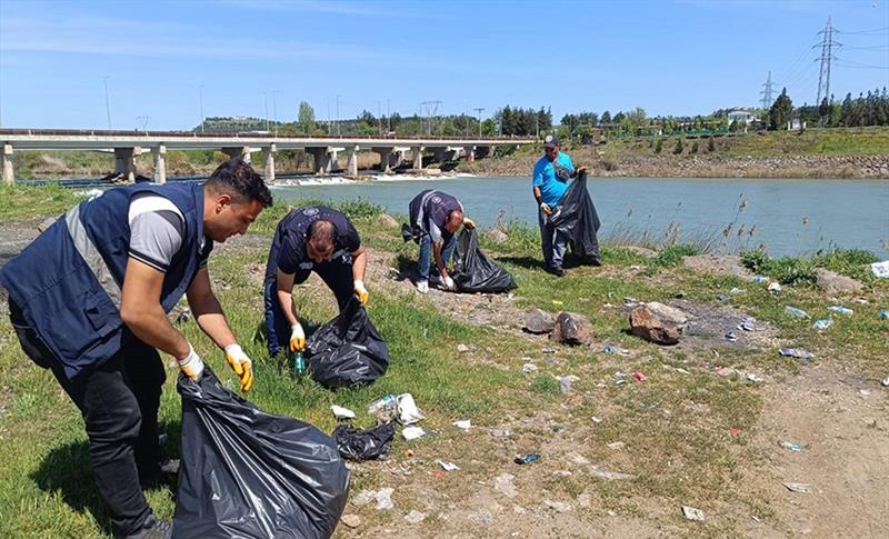 DİYARBAKIR'DA DİCLE NEHRİ ÇEVRESİNDE BULUNAN ATIKLAR TEMİZLENDİ