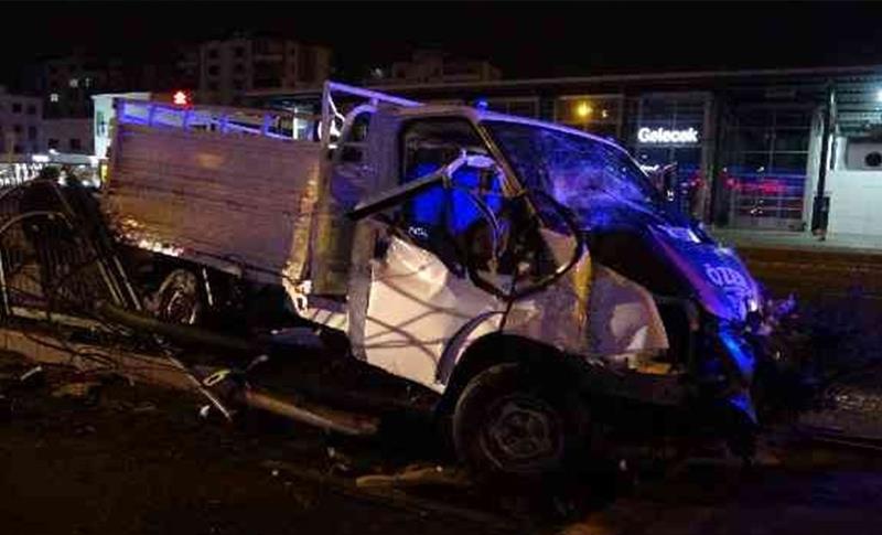 DİYARBAKIR’DA 5 ARAÇ KAZA YAPTI! 1 ÖLÜ 4 YARALI