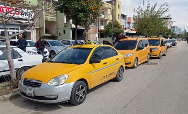 SİYAH KURDELELERLE ZAMLAR PROTESTO EDİLDİ