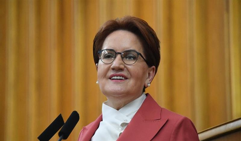 MERAL AKŞENER: PASTA YİYİN DİYECEKLER DEDİM AHA DA DEDİLER