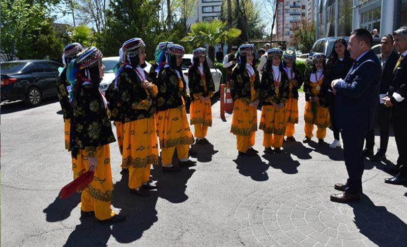 HALK OYUNLARI TÜRKİYE ŞAMPİYONU BAĞLAR İLÇESİNDEN ÇIKTI