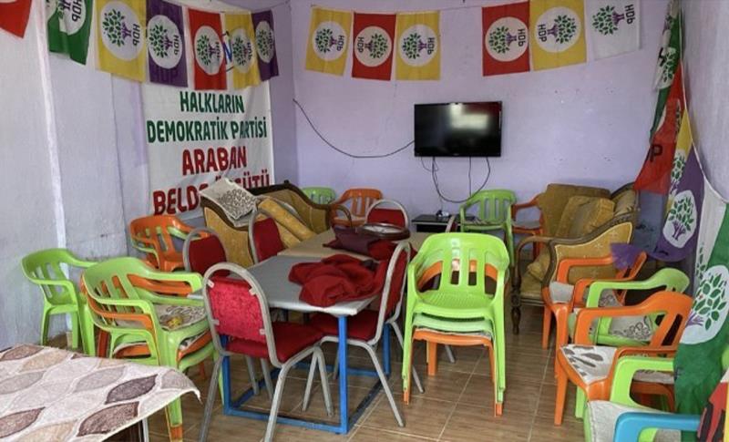 HDP BELDE EŞBAŞKANI MÜZEYYEN İNAN VE OĞLU GÖZALTINA ALINDI