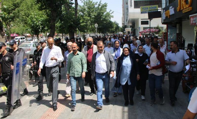 HDP BATMAN İL ÖRGÜTÜ: HALKIN MALINI BİR ZÜMREYE PEŞKEŞ ÇEKMELERİNE ASLA İZİN VERMEYECEĞİZ