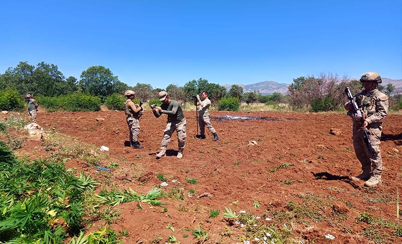 DİYARBAKIR’DA YAKLAŞIK 1 TON ESRAR ELE GEÇİRİLDİ