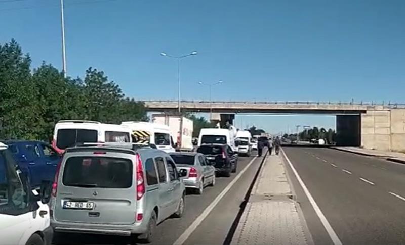 ELAZIĞ KARAYOLUNDA YAPILAN DENETİM TRAFİĞİ DURDURDU