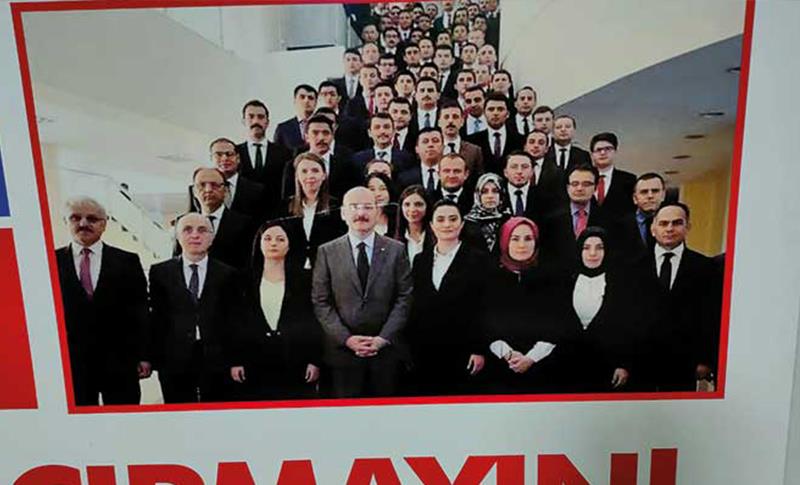 SOYLU'NUN GÜNDEM OLAN YAYINEVİNİN TANITIM AFİŞİNDE FOTOĞRAFI ÇIKTI