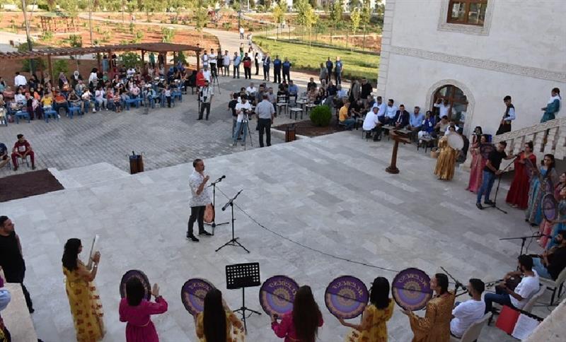 BAĞLAR BELEDİYESİ BAĞ EVİ PARK’I HİZMETE SUNDU