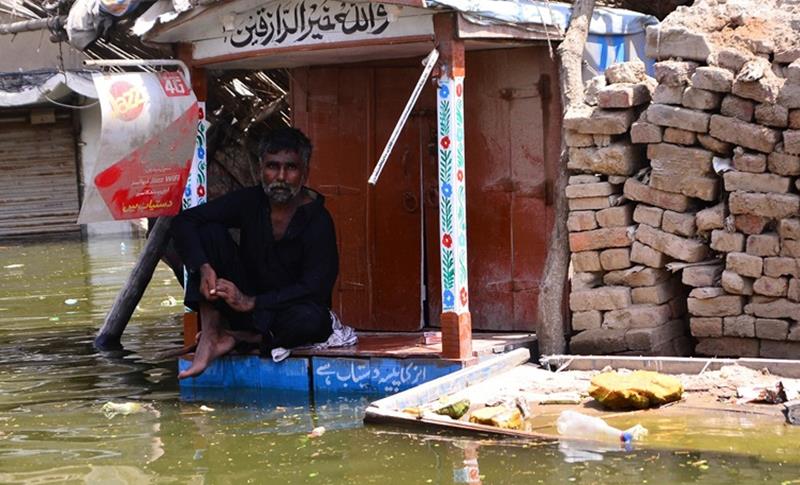 PAKİSTAN'DA MUSON YAĞMURLARI SEBEBİYLE 1355 KİŞİ ÖLDÜ