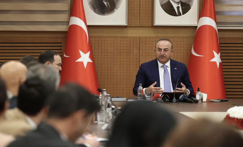 ÇAVUŞOĞLU’NDAN VİZE AÇIKLAMASI: SORUNLAR DEVAM EDİYOR