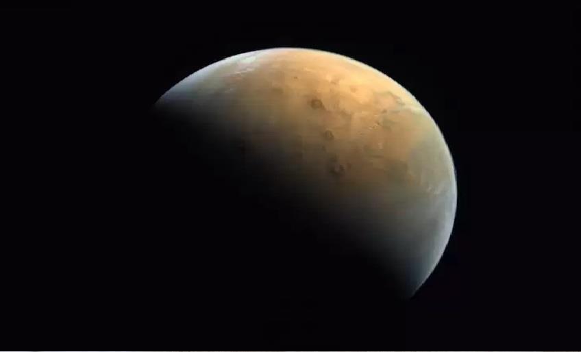 MARS’A GİDEN BEŞİNCİ ÜLKE BAE ‘NİN ARACINDAN İLK  FOTOĞRAF